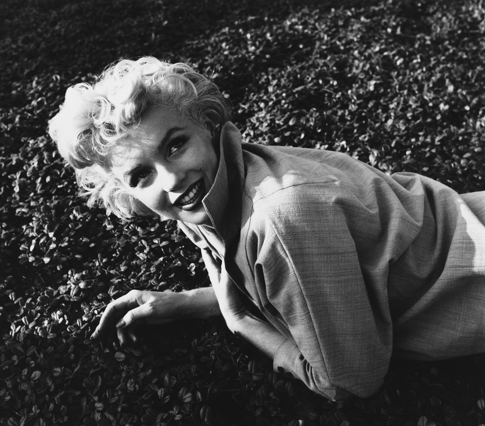 American film actress Marilyn Monroe photographed by English photgrapher Baron at Palm Springs, United States, 1954. Baron is chiefly known for his photographs of celebrities from the world of theatre and dance. (Photo by © Hulton-Deutsch Collection/CORBIS/Corbis via Getty Images)