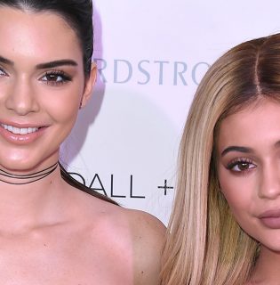 Kylie Jenner végre a tesójával is készíthet egy sminkkollekciót