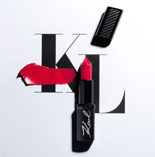 Karl Lagerfeld x L’Oreal Paris sminkkollekció: ekkor érkezik, erre számíthatsz