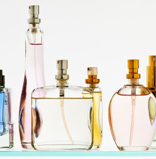 Te hol tartod a parfümödet? 4 dolog, amire figyelj, ha szeretnéd hosszan élvezni kedvenc illatodat